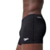בגד ים שחור לגברים של Speedo, עיצוב נוח ואיכותי לשחייה.
