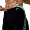 מכנסי ספורט שחורים עם פרטים ירוקים של Speedo לגברים, מתאים.