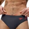 בגד ים תחרותי של Speedo לגברים, עיצוב דינמי ואיכותי לשחייה.