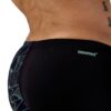 בגדי ים של Speedo לאימון שחייה עם עיצוב מודרני.